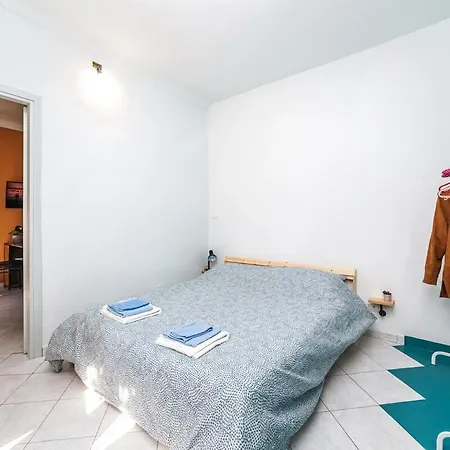 Daire Sunny And Quiet Apartment, Central, 2 Rooms, Self Check-in Torino