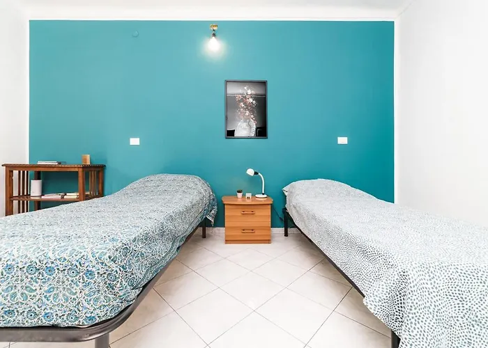 Daire Sunny And Quiet Apartment, Central, 2 Rooms, Self Check-in *
