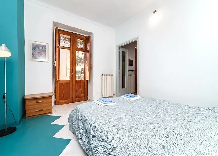 Sunny And Quiet Apartment, Central, 2 Rooms, Self Check-in *