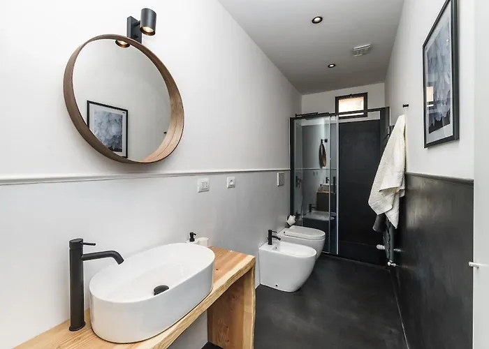 Sunny And Quiet Apartment, Central, 2 Rooms, Self Check-in Daire