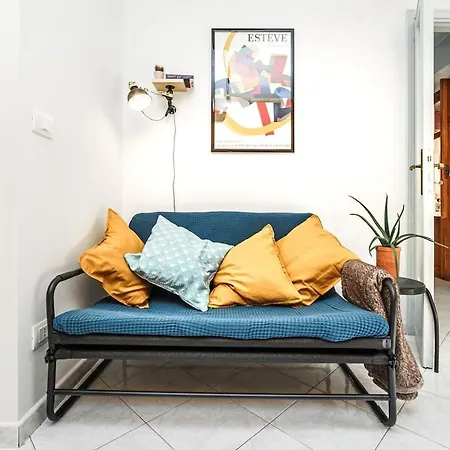 Sunny And Quiet Apartment, Central, 2 Rooms, Self Check-in *