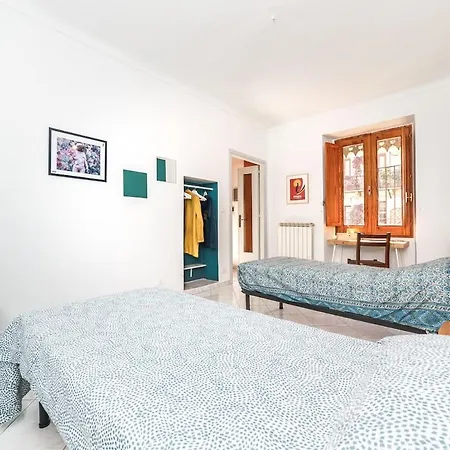 Sunny And Quiet Apartment, Central, 2 Rooms, Self Check-in Διαμέρισμα